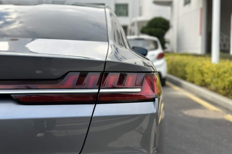 BYD Han 2021 car image #11