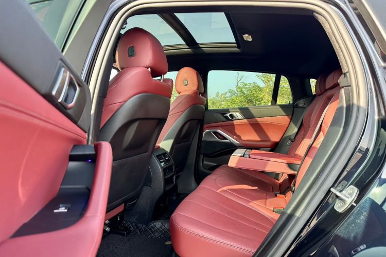 BMW X6 2022 car image #11