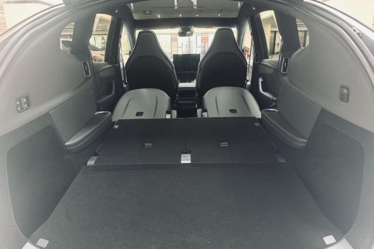 特斯拉 Model Y L 2025 汽车图片 #11