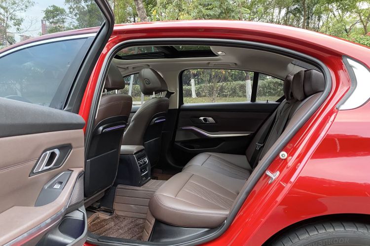 BMW 3 Series 2022 #11 BMW 3 Series 2022 car image #11