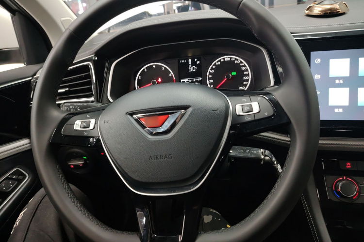 VS5 2025 car image #11