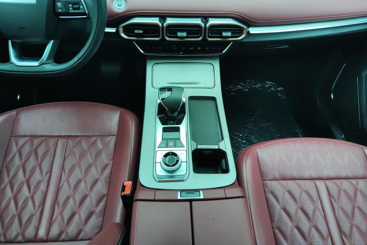 X70 PLUS 2024 car image #11