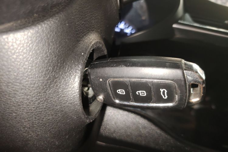 Kia K2 2018 imagen de coche #11