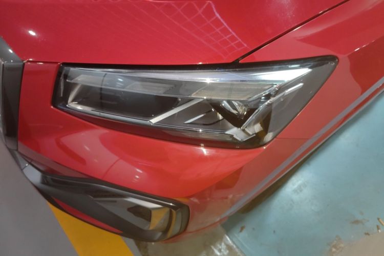 Audi Q2L e-tron 2022 car image #11