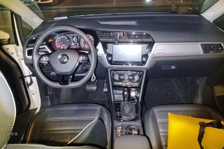 Volkswagen Touran 2018 immagine di auto #11