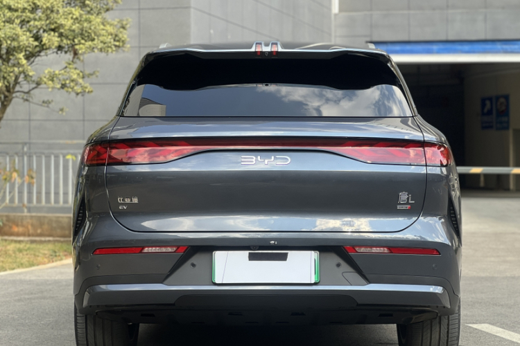 BYD Tang L 2025 صورة سيارة #11