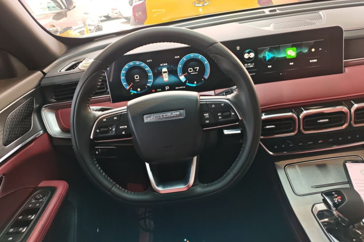 X70 PLUS 2024 car image #11