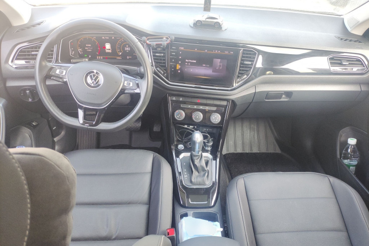 T-Roc 2021 car image #11
