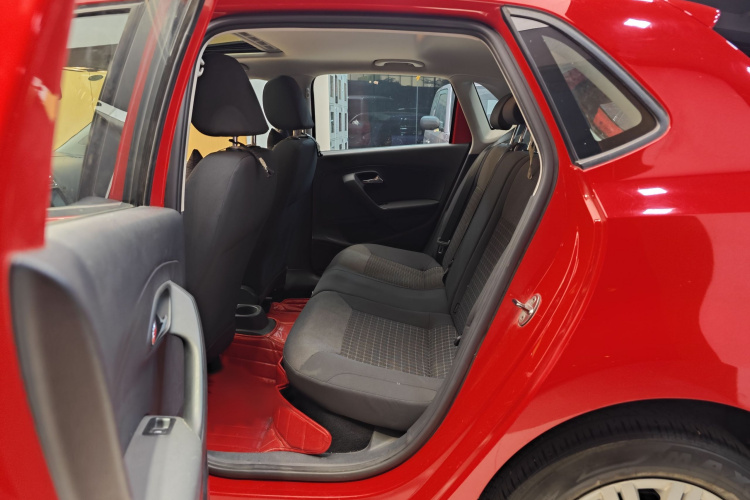 Polo 2018 car image #11