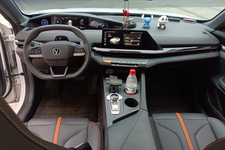Changan UNI-V 2024 car image #11