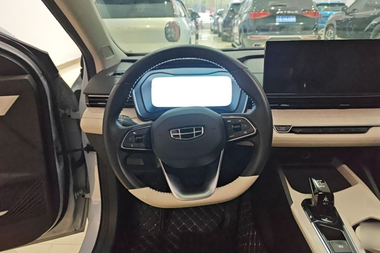 GEELY Emgrand L HiP 2022 car image #11