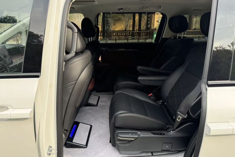 GAC Trumpchi E8 New Energy 2025 car image #11