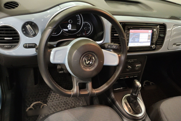 Volkswagen Beetle 2014 car image #11