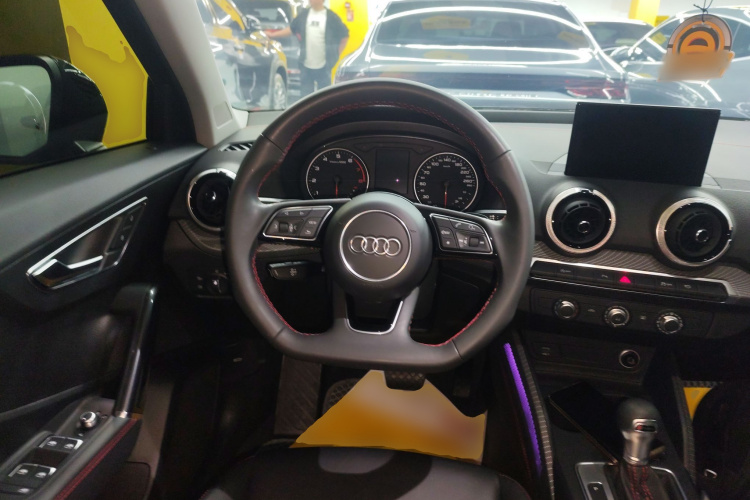 Q2L 2022 car image #11