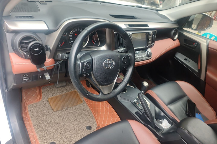 Toyota RAV4 2015 #11 Toyota RAV4 2015 car image #11