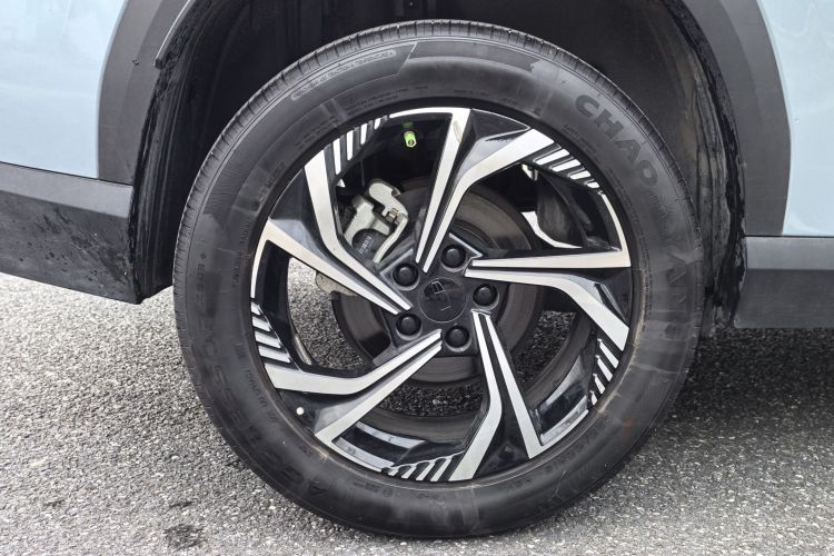 GEELY Boyue 2023 car image #11