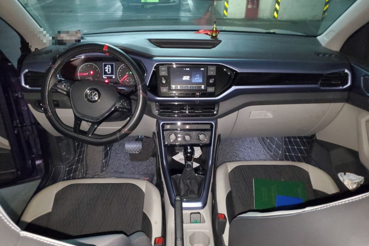 Volkswagen T-Cross 2019 #11 Volkswagen T-Cross 2019 car image #11