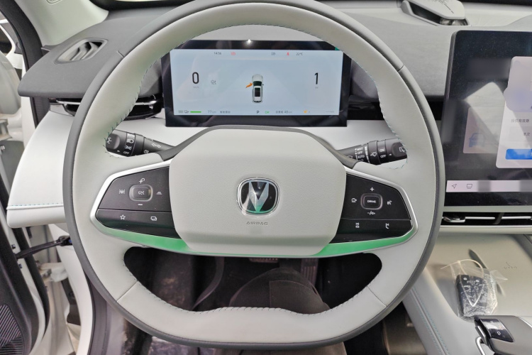 Changan UNI-Z PHEV 2025 #11 Changan UNI-Z PHEV 2025 car image #11