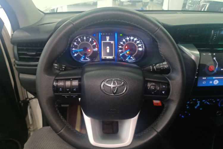 Toyota Fortuner 2019 #11 Toyota Fortuner 2019 car image #11