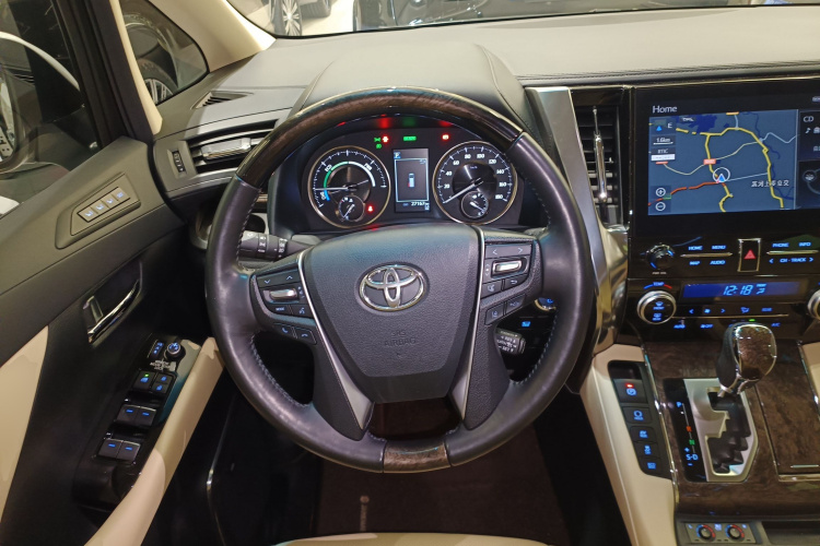 Toyota Alphard 2021 #11 Toyota Alphard 2021 car image #11