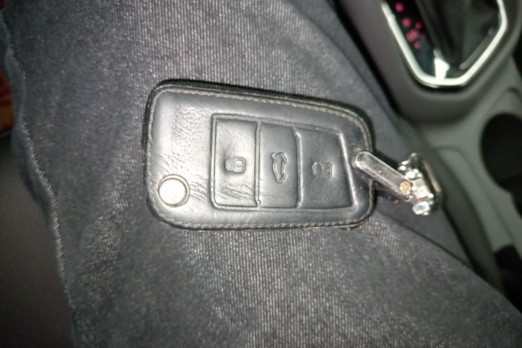VS5 2020 car image #11