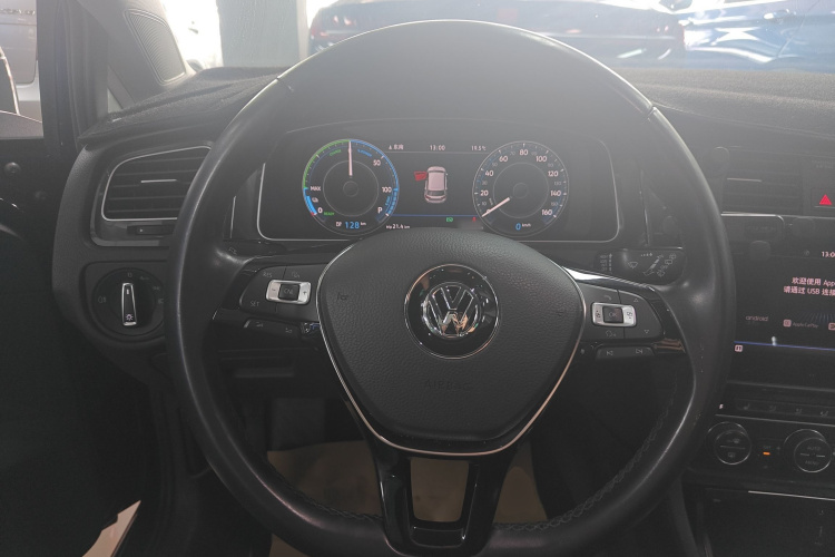 Volkswagen Golf New Energy (Imported) 2019 صورة سيارة #11