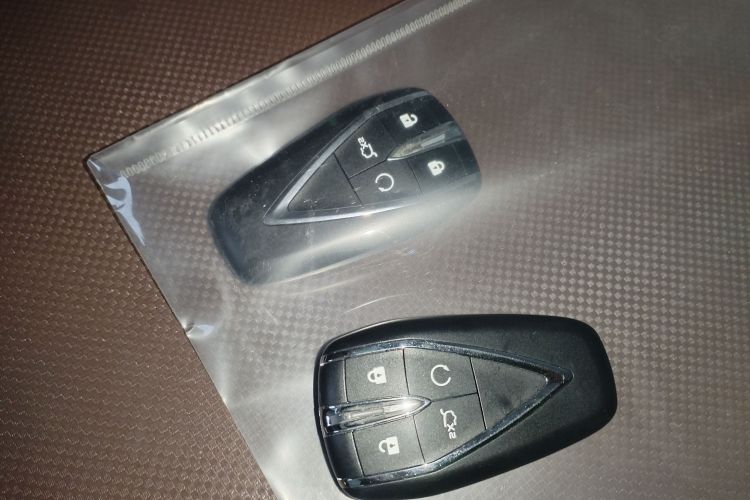 Changan UNI-Z PHEV 2024 #11 Changan UNI-Z PHEV 2024 car image #11