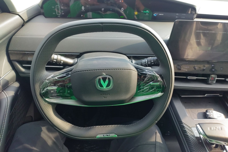 Changan UNI-K iDD 2025 #11 Changan UNI-K iDD 2025 car image #11