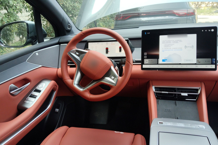 BYD Tang L 2025 car image #11