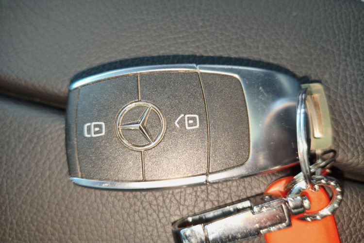 Mercedes-Benz GLB Class 2023 #11 Mercedes-Benz GLB Class 2023 car image #11