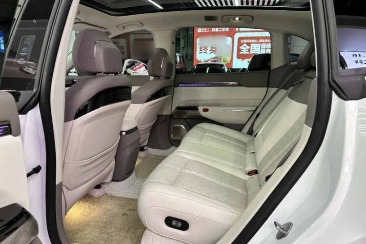 Zeekr 7X 2025 car image #11