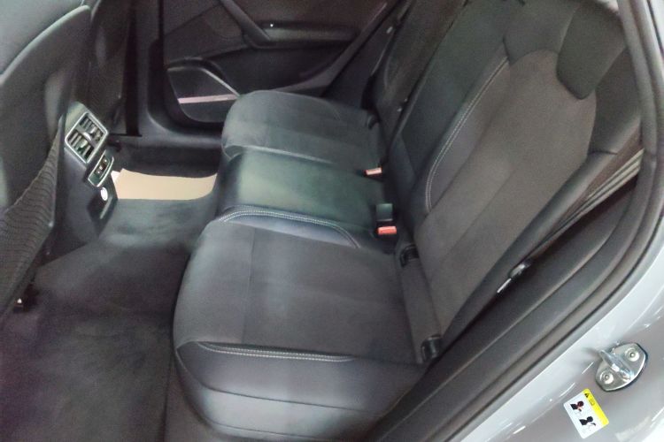 Audi Q5L Sportback 2021 immagine di auto #11