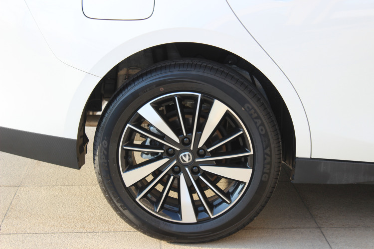 Changan EadoPHEV 2025 immagine di auto #11