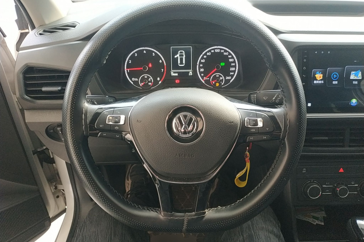 Volkswagen T-Cross 2020 car image #11