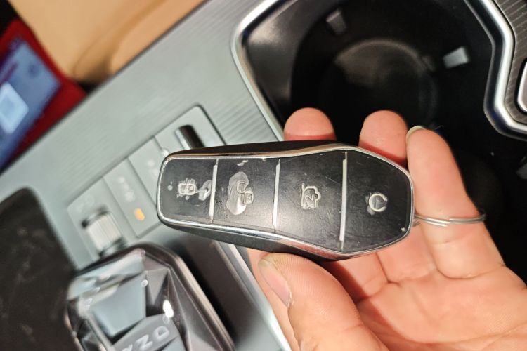 BYD SongL DM-i 2025 car image #11