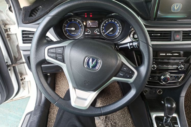 Changan Alsvin V7 2015 car image #11