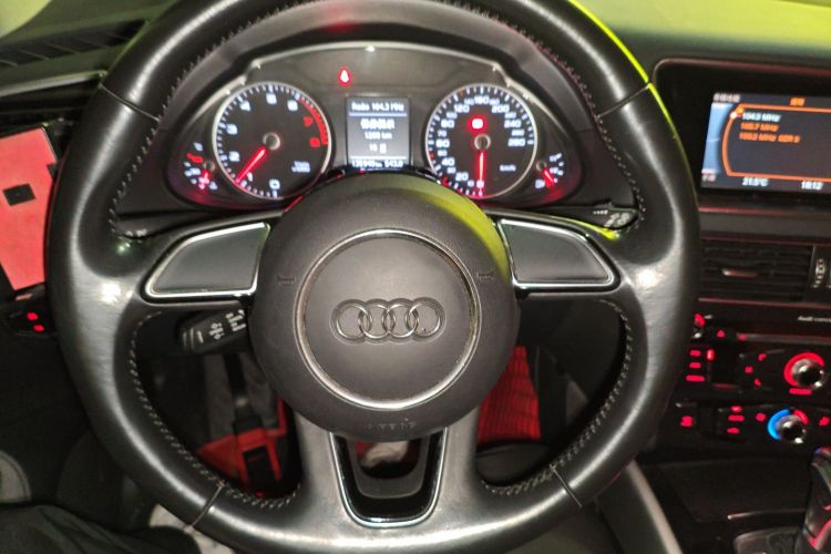 Audi Q5 2016 car image #11