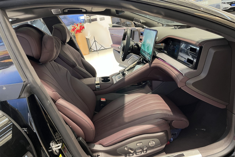 Denza Z9GT 2024 car image #11