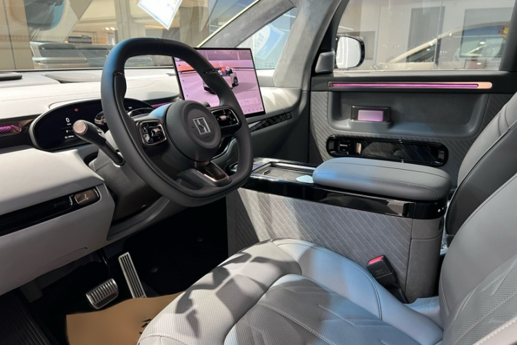 极氪 极氪MIX 2024 汽车图片 #11