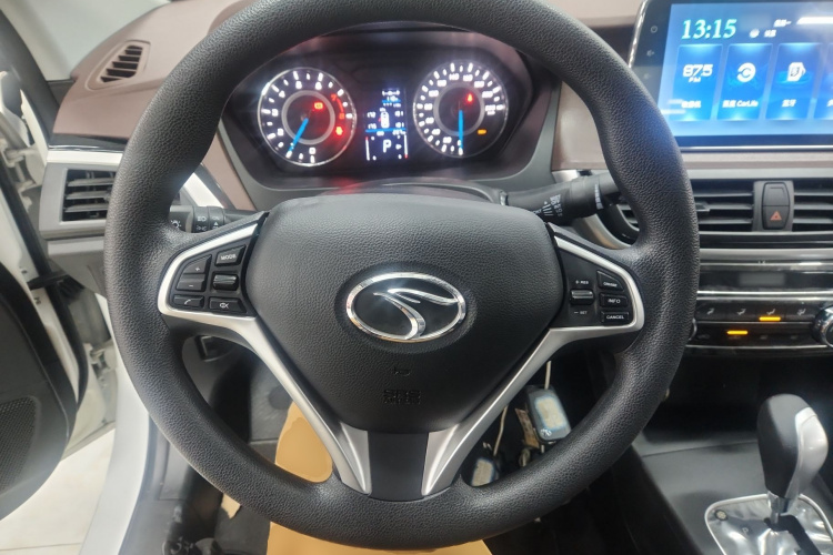 Soueast A5 Wing Dance 2023 #11 Soueast A5 Wing Dance 2023 car image #11