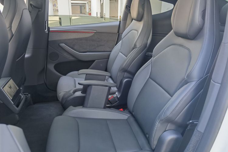 特斯拉 Model Y L 2025 汽车图片 #11