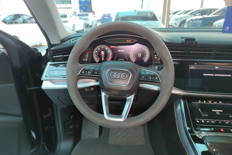 Audi Q8 2020 car image #11