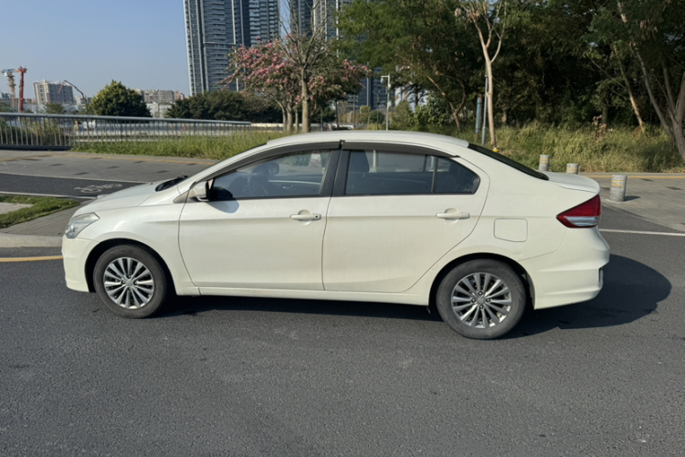 Suzuki 2015 car image #11