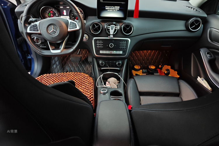 Mercedes-Benz GLA Class 2019 car image #11