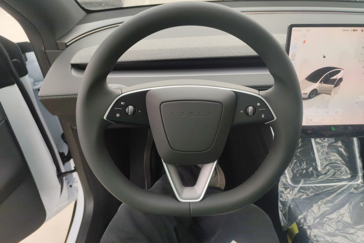 特斯拉 Model Y L 2025 汽车图片 #11