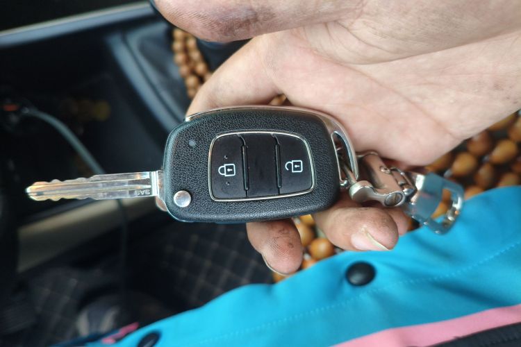 Hyundai Reina 2018 #11 Hyundai Reina 2018 car image #11