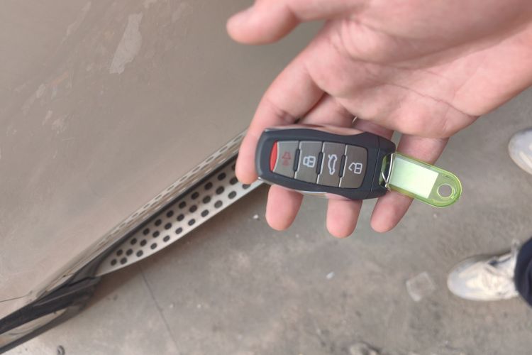 Haval H8 2017 car image #11