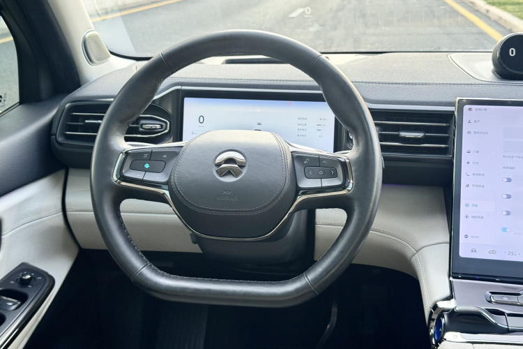 NIO ES8 2021 car image #11