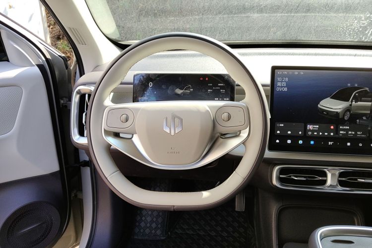 零跑汽车 零跑B10 2025 汽车图片 #11