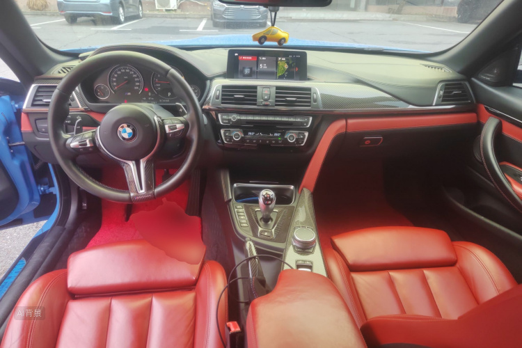 BMW M4 2018 car image #11